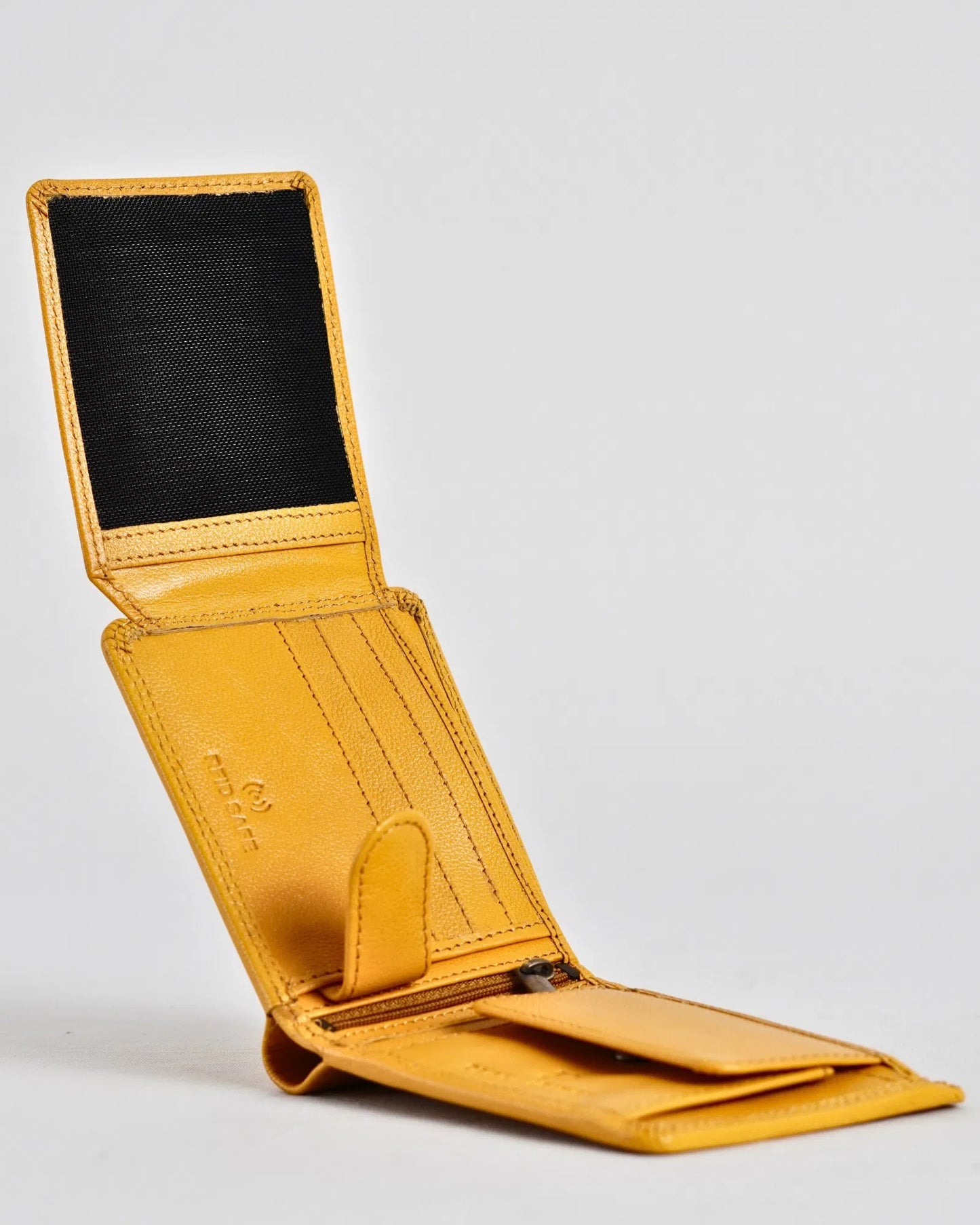 Cambridge – Men’s Original Leather Wallet (Rich Tan)