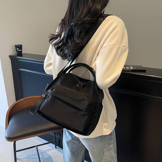 Simple lightweight casual and fashionable women's bag