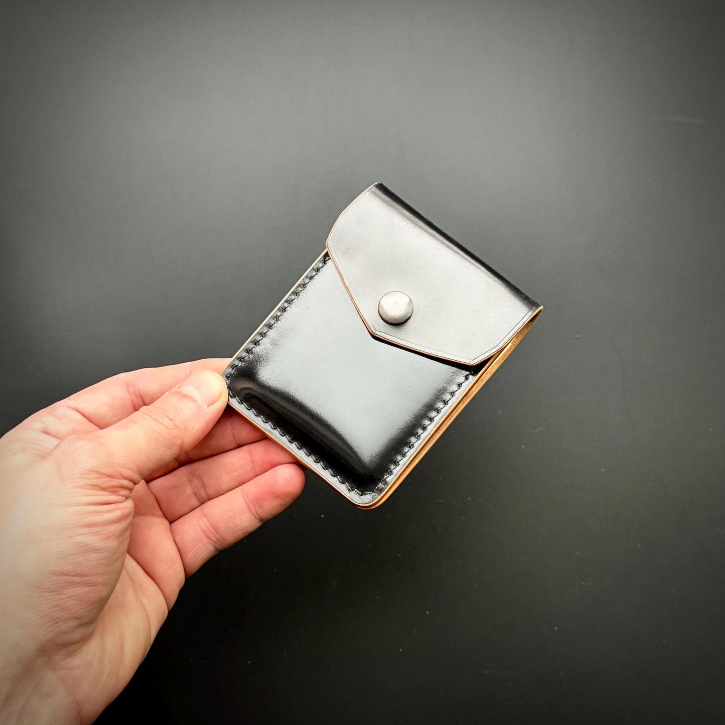 Slim Leather Wallet for Men – Minimalist Pocket Design (Black)